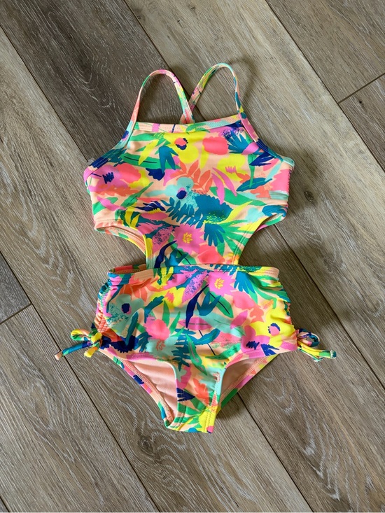 Cat & Jack Other - Cat & Jack Girls Floral Cutout One-Piece Swimsuit
